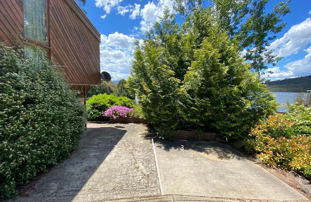 Seeblick 2 - 1Br Lakefront Apartment L Central Location L Off-Street Parking-1