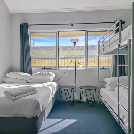 Cascades 15 - Amazing Lake Views L Spa Bath L Split Level Apt L Central Location L Wi-Fi - By Happyhosts-2