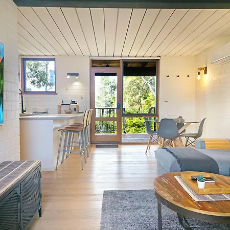 The Hideaway - Lake Views I Ski & Bike Storage I Central Jindabyne I Free Wifi I Bbq I Parking - By Happyhosts-3