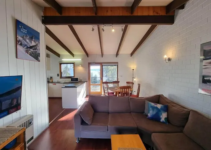 The Hideout - Lake Views & Balcony W Bbq I Central Location I Wi-Fi I Smart Tv - By Happyhosts Jindabyne