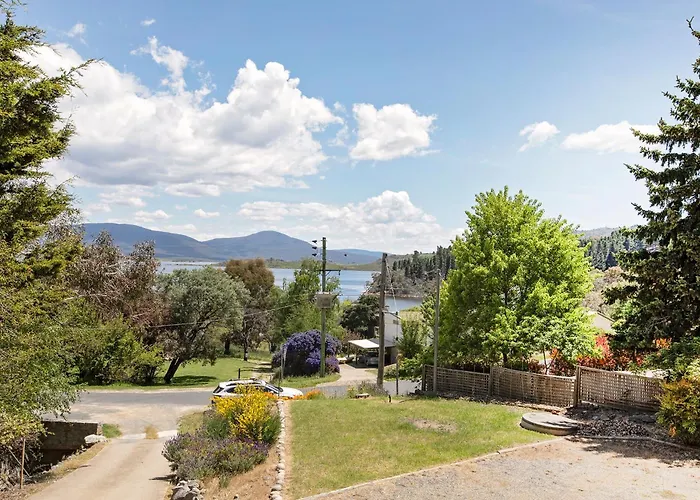 Jindabyne Peaceful Lakeside Escape
