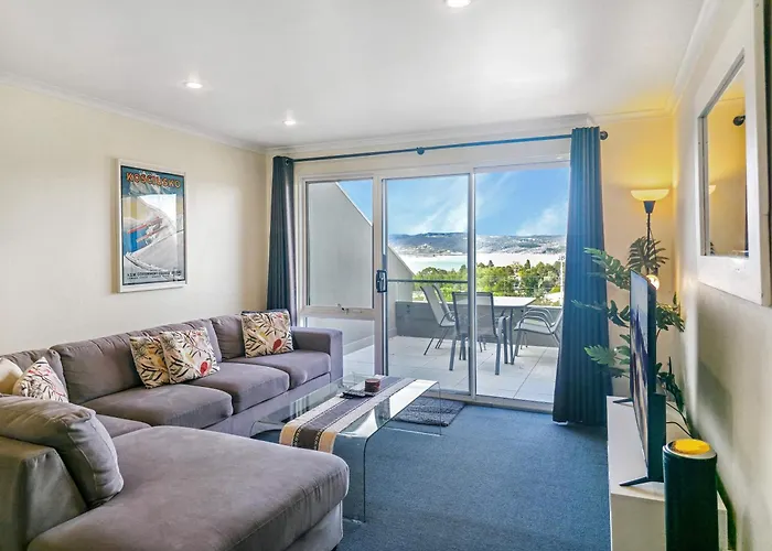 Cascades 15 - Amazing Lake Views L Spa Bath L Split Level Apt L Central Location L Wi-Fi - By Happyhosts Jindabyne